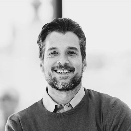 Mendes Jaime Jó – Founder & Executive Director